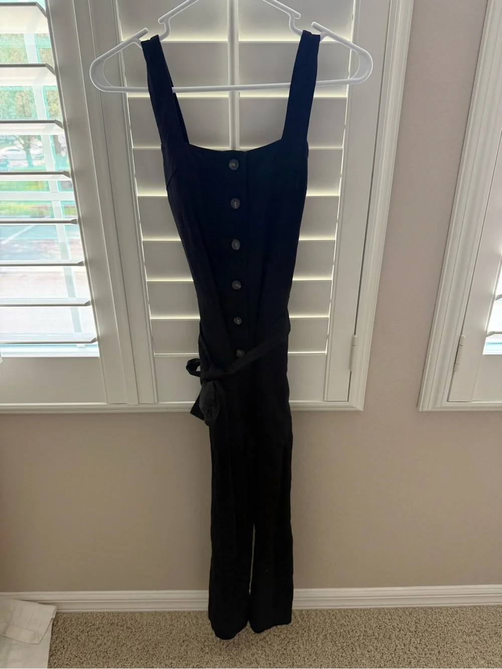 Everlane 00 linen picnic jumpsuit in black, new without tags.